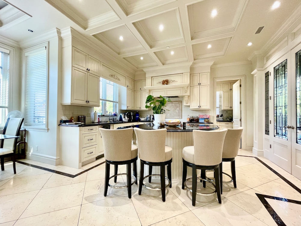 Vancouver Luxury Guest House
