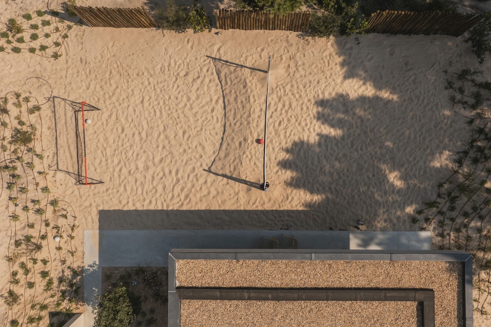 CL M Villa Retreat by Cadenzalux