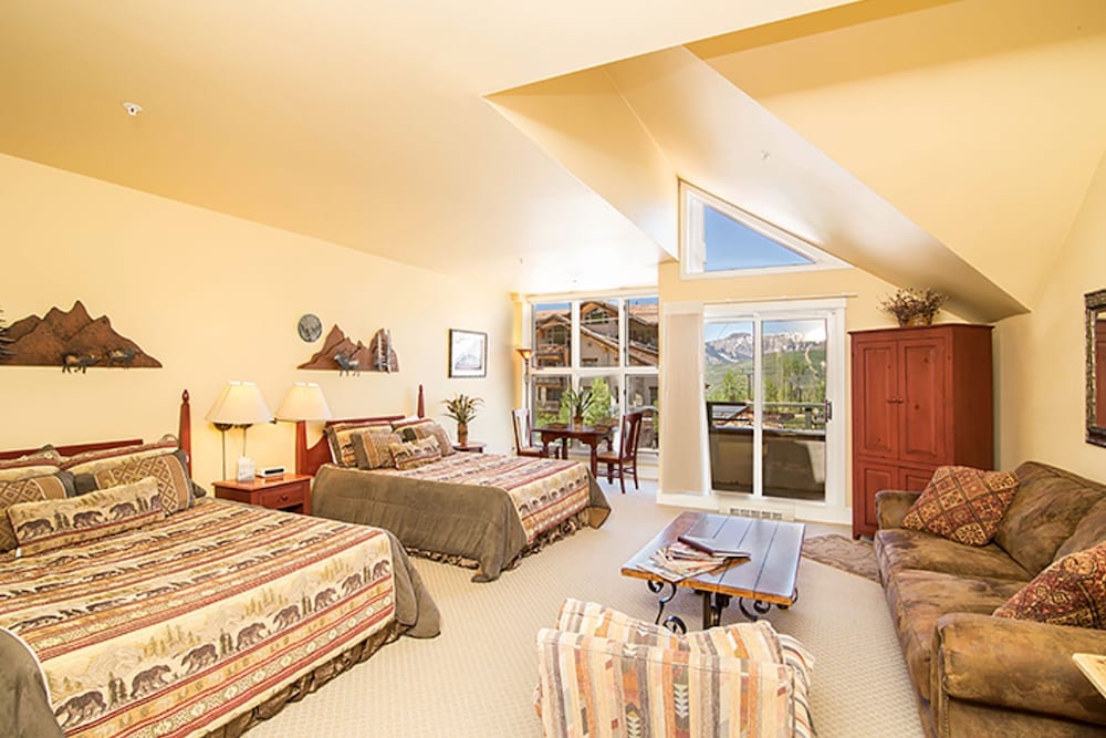Blue Mesa Lodge 32A by Avantstay Located In The Heart Of Mountain Village w Prime Skiing Access
