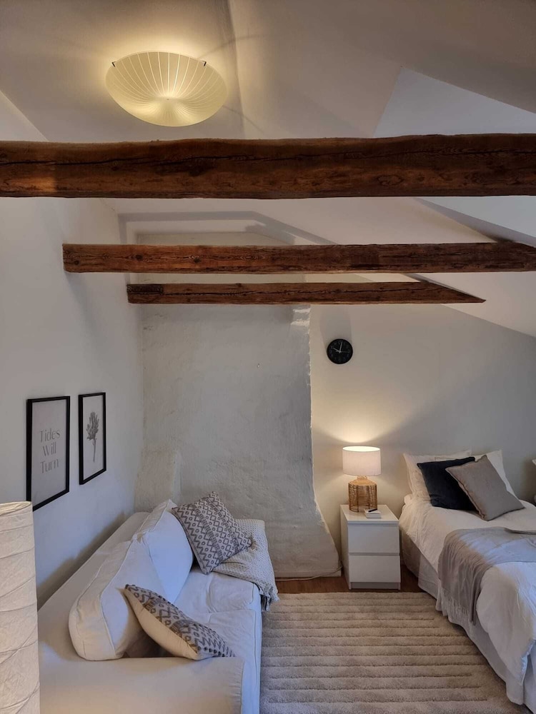 Stockholm City Chic-1-bedroom Loft for 3 view 2