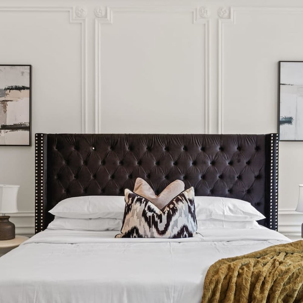 Riverside by Rove Travel 7BR Modern Townhouse