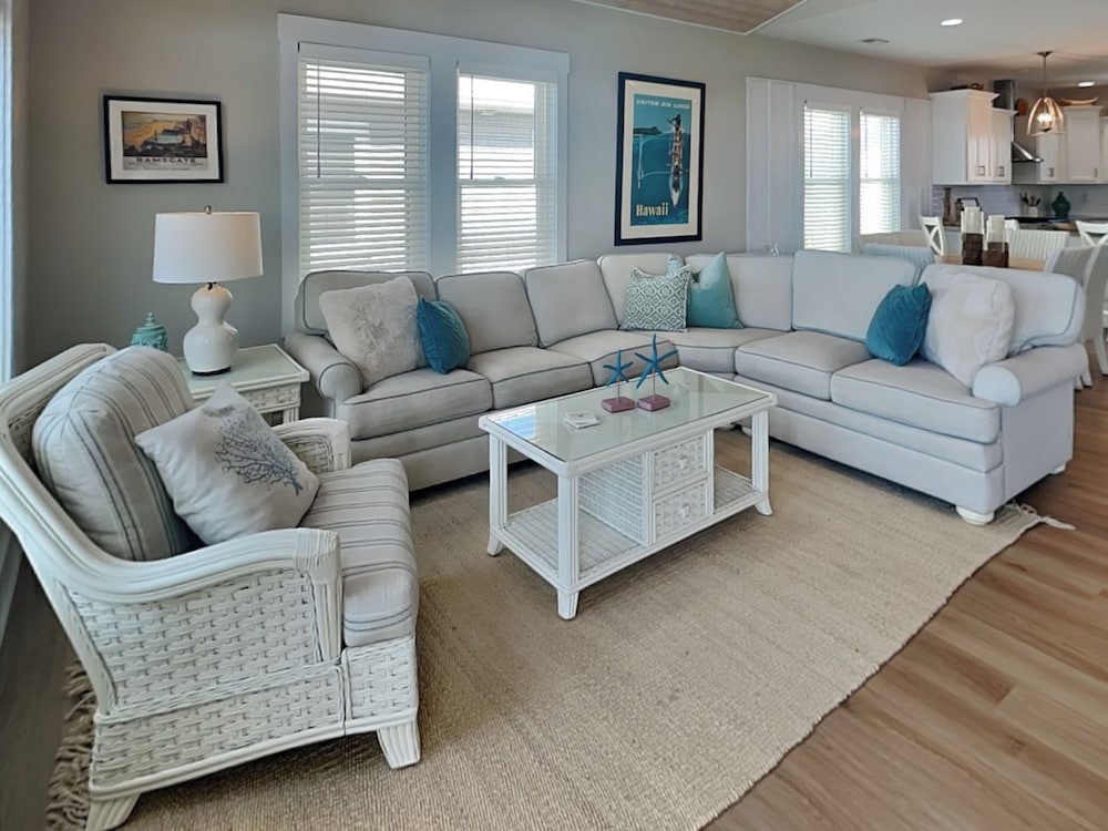 Queens Grant by Topsail Realty