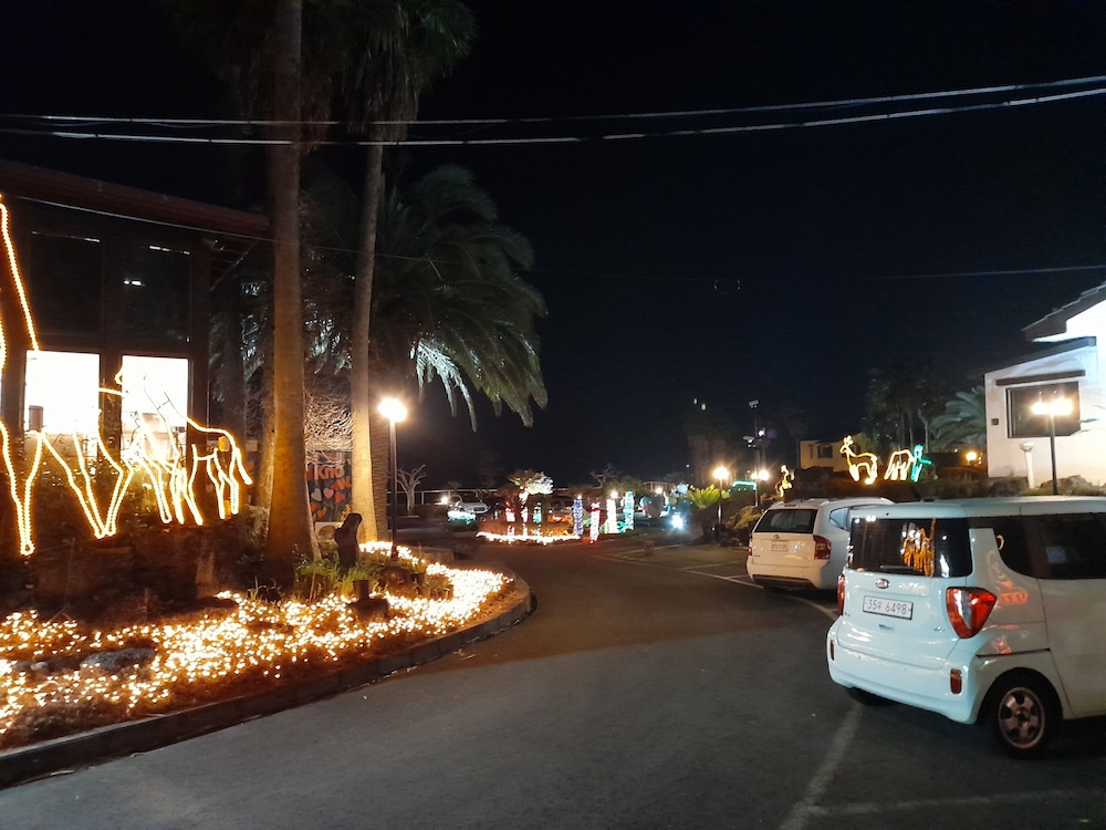 Lime Orange Vill Pension
