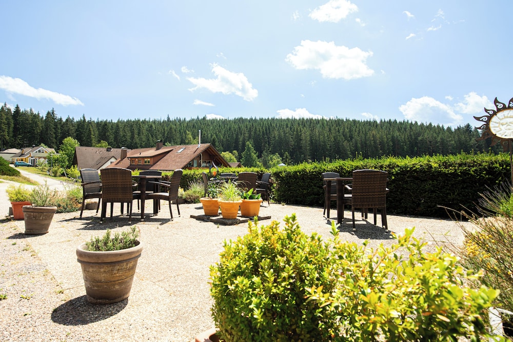Waldhotel Auerhahn Bed & Breakfast