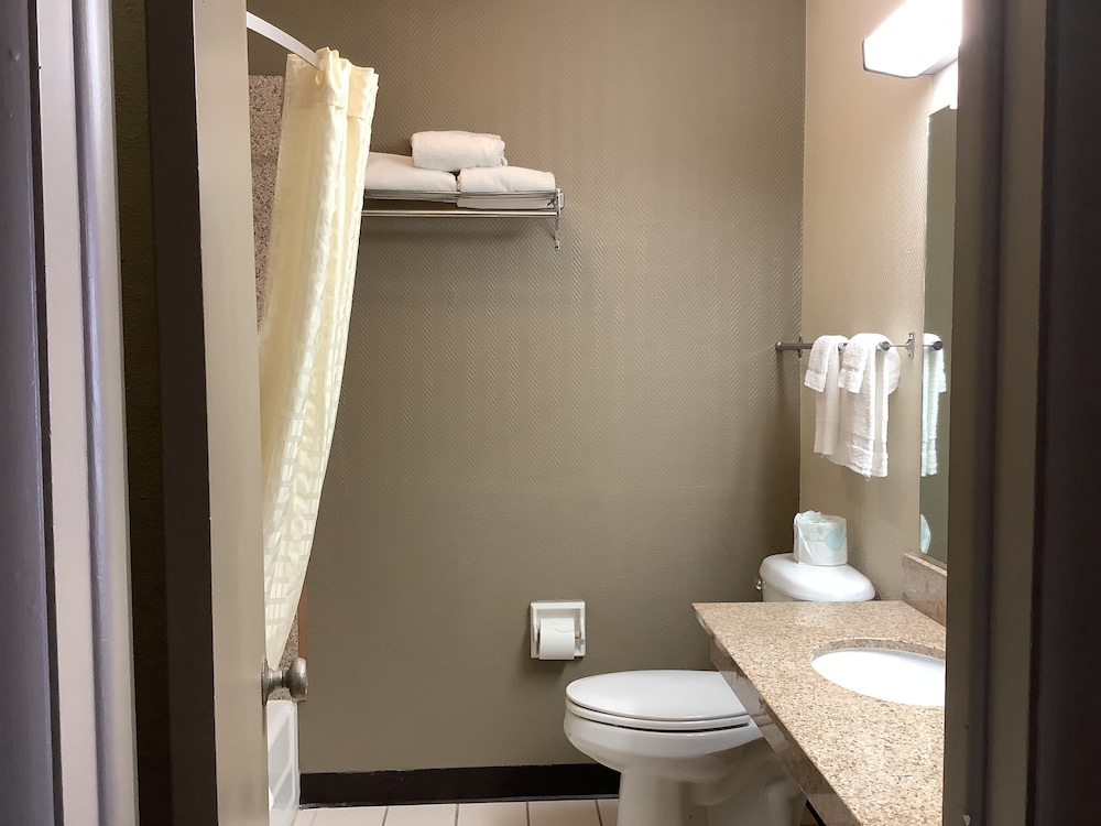 Dodge City Vacations - Silver Spur Vintage Inn  Suites - Property Image 20