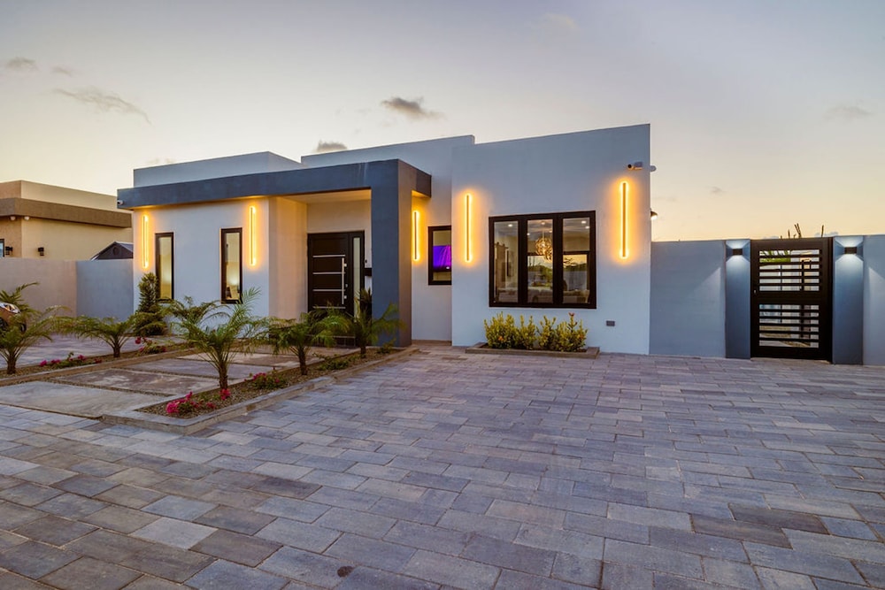 La Perla 2br2ba Home w Private Pool Patio BBQ