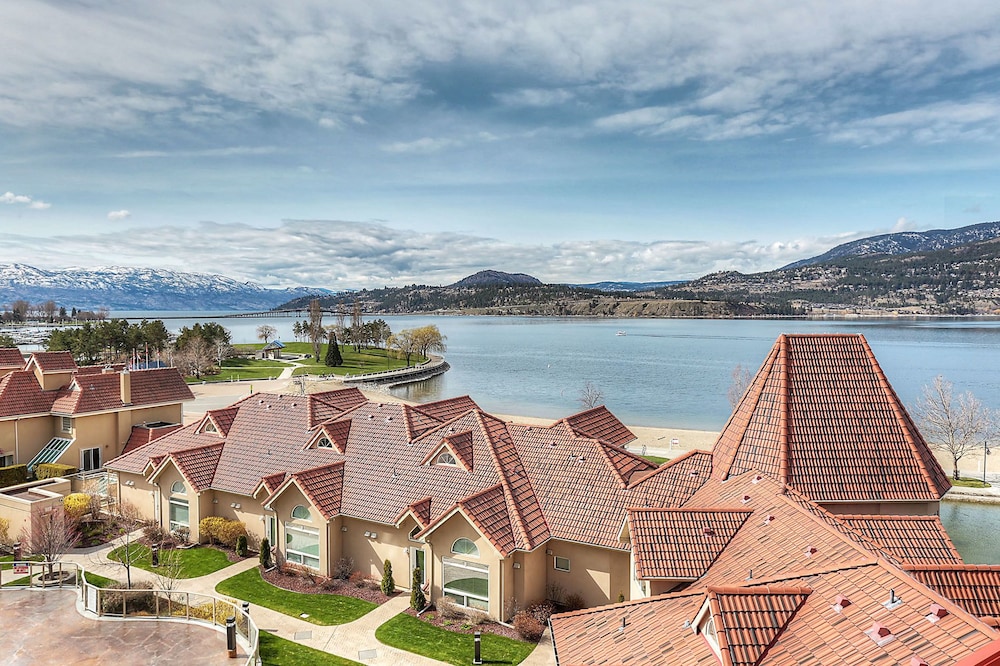 Hotel Sunset Waterfront Resort by KVR - Image 1