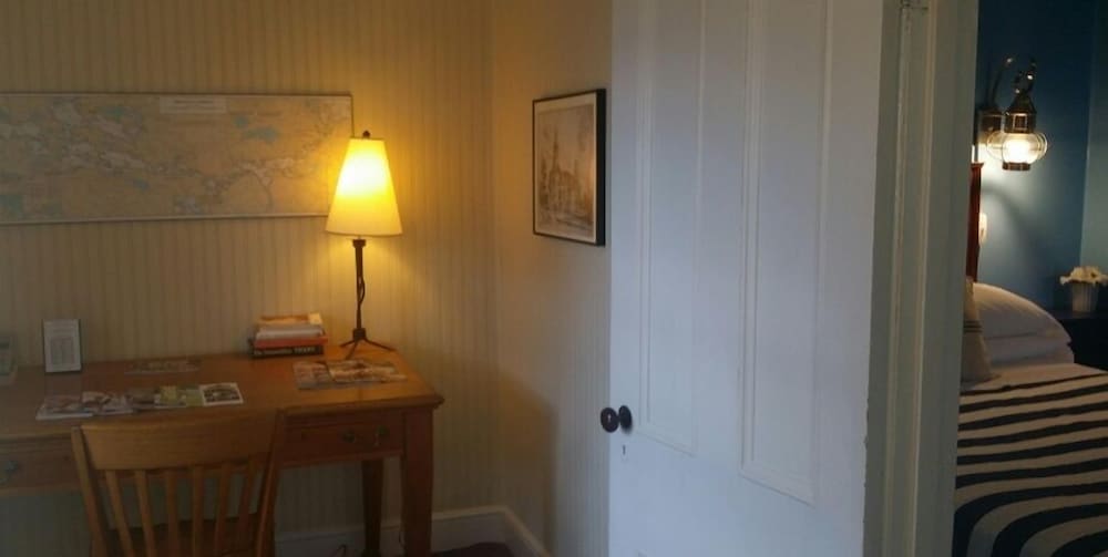 Frontenac Club Inn
