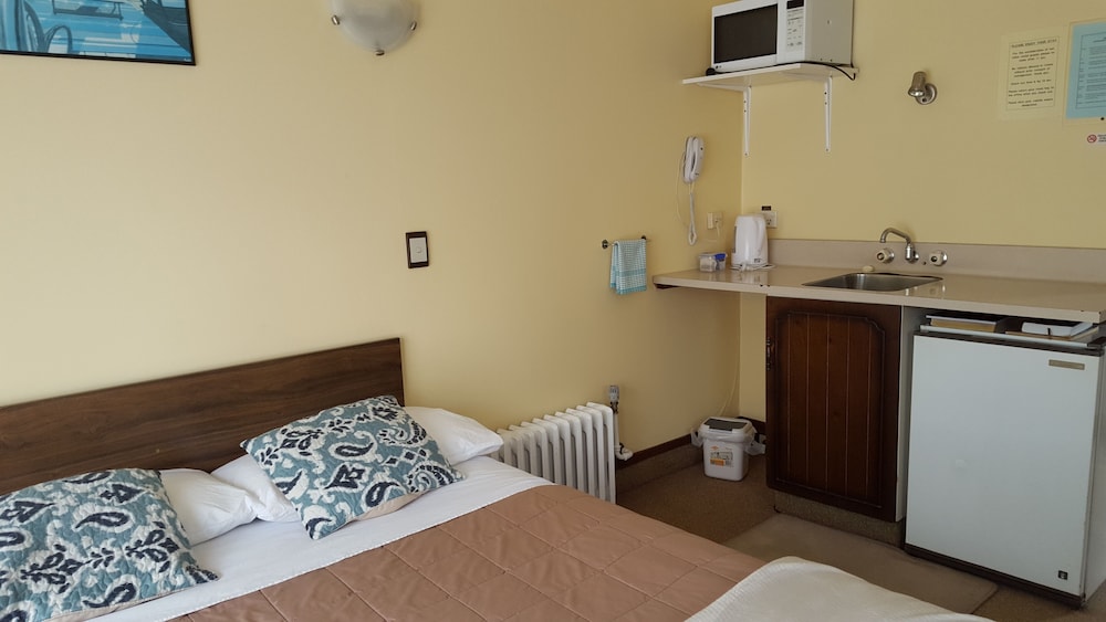 Ace Motor Lodge