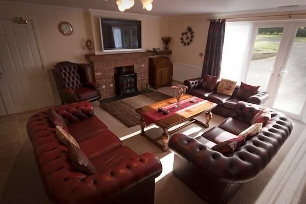 Pembroke Vacations - Lovesgrove Country Guest House - Property Image 4