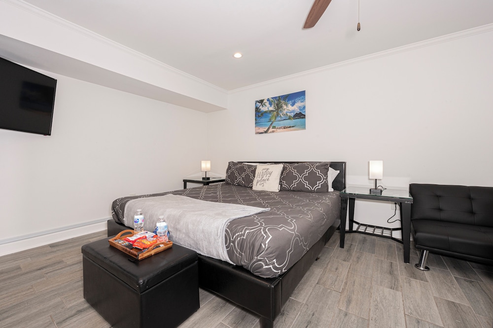 King beds Hot Tub Arcade Luxury Showers