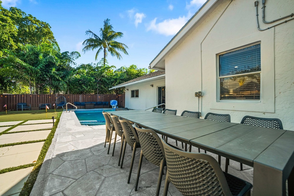 Spacious 6BR Beach Getaway w/ Heated Pool