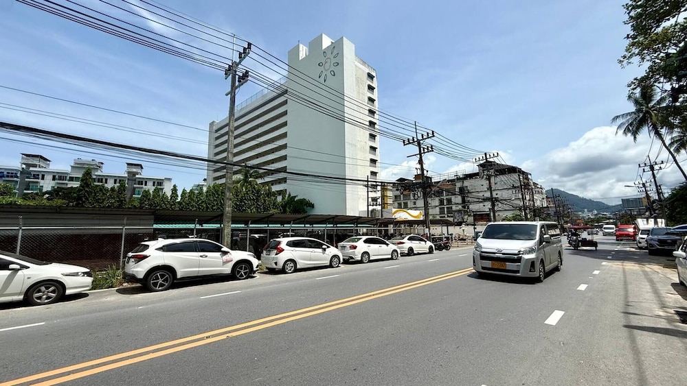 Palace - Spacious 1 Bedroom Condo With Shared Pool