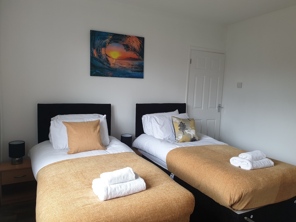 Remarkable 3-bed House in Ipswich view 2