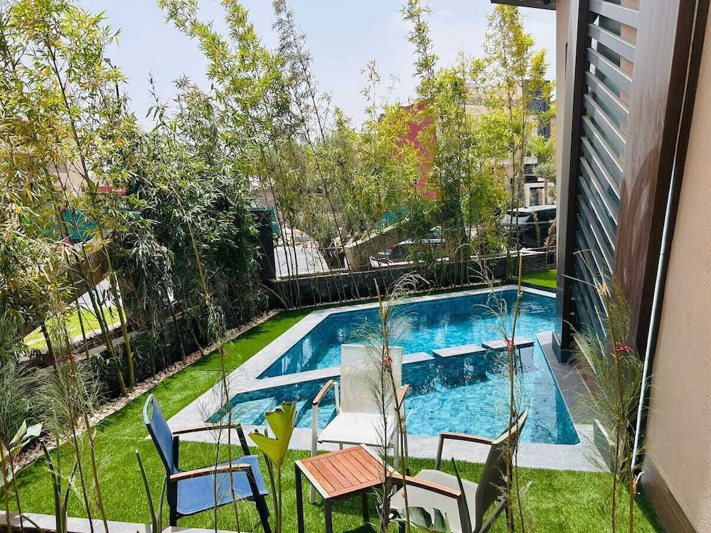 La villa luxury suites