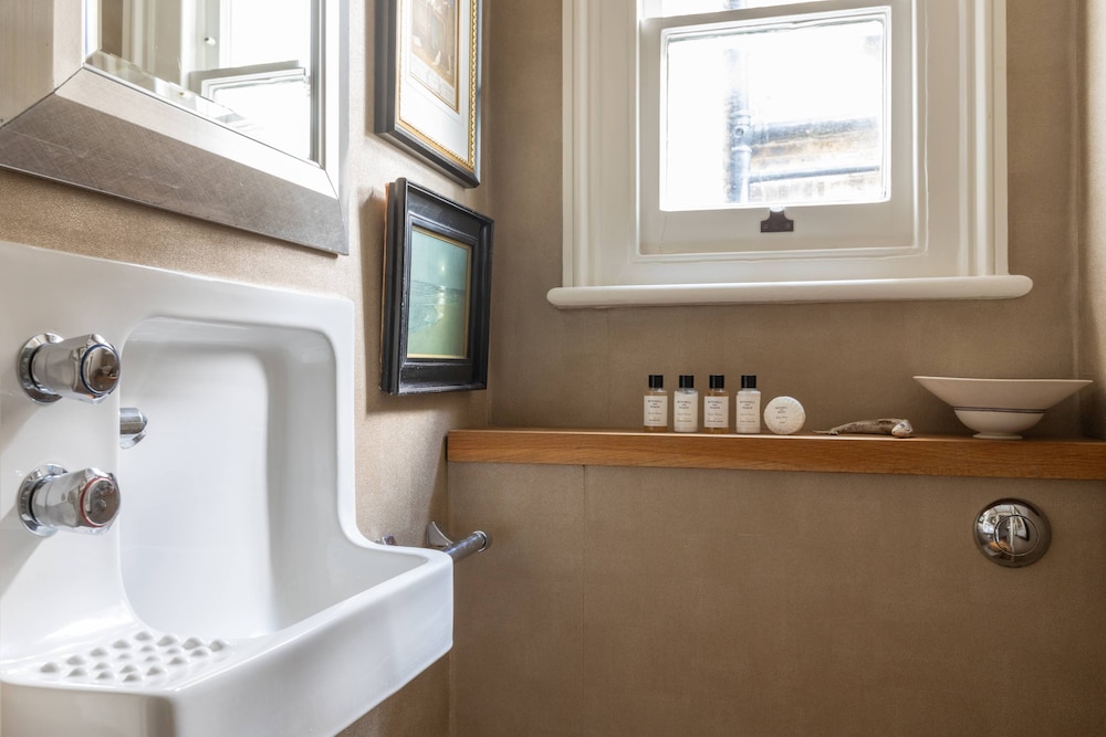 Lilyville Road III by Onefinestay
