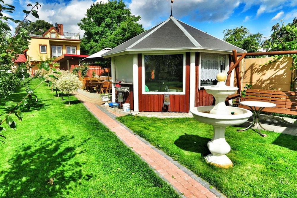 Cottage by Ostrowieckie Lake With Private Beach