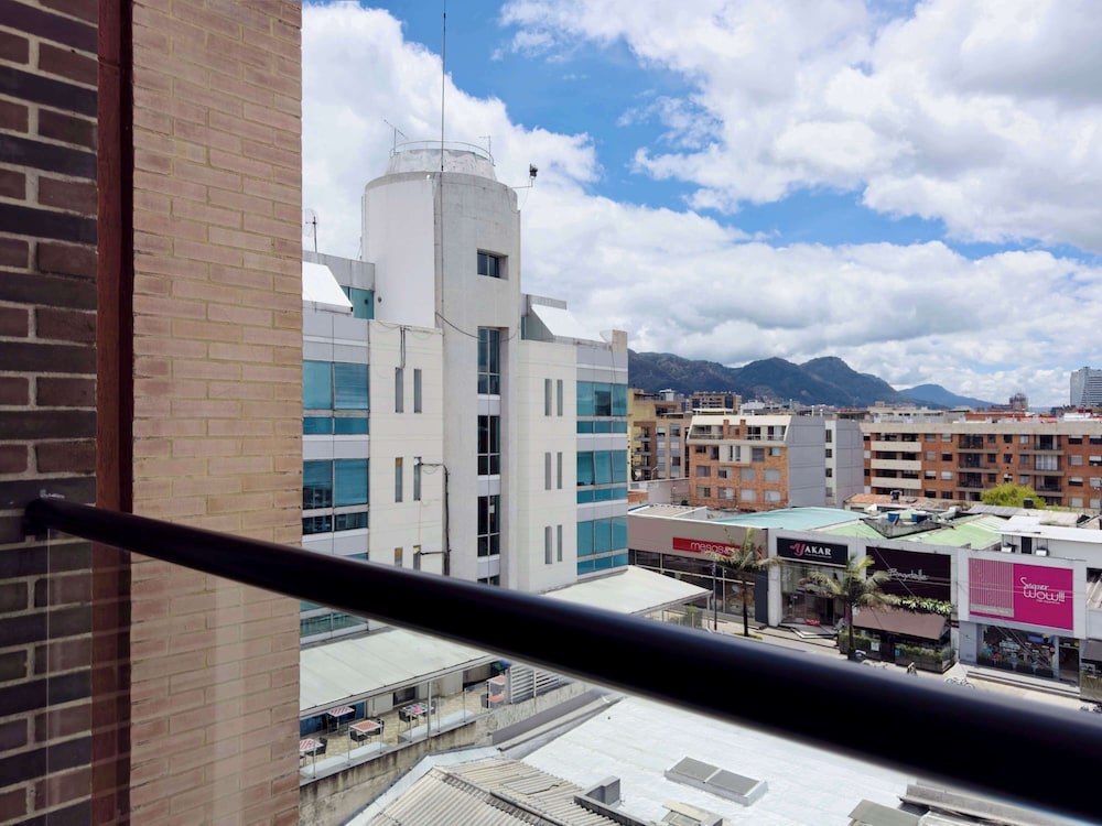 w Polished Loft w Balcony in Santa B Rbara
