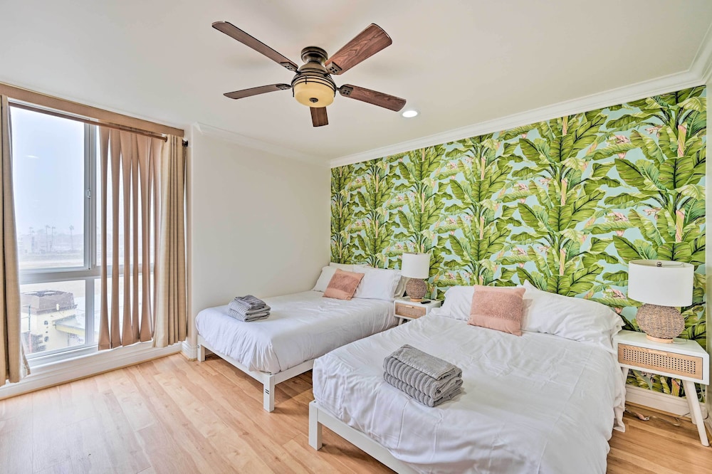 Beachfront Oceanside Condo w/ Amenity Access!