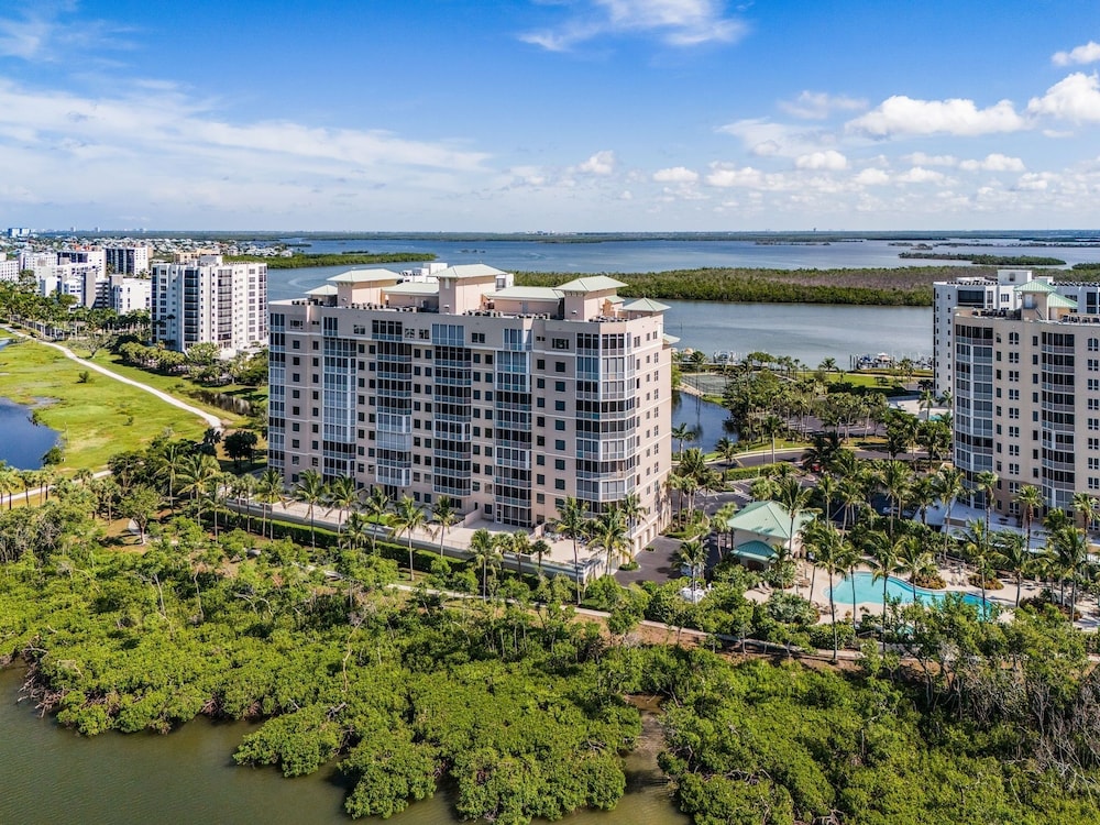 Waterside #835: Bayscape Bliss 3br/2ba Condo W/ Pool! 3 Bedroom Condo