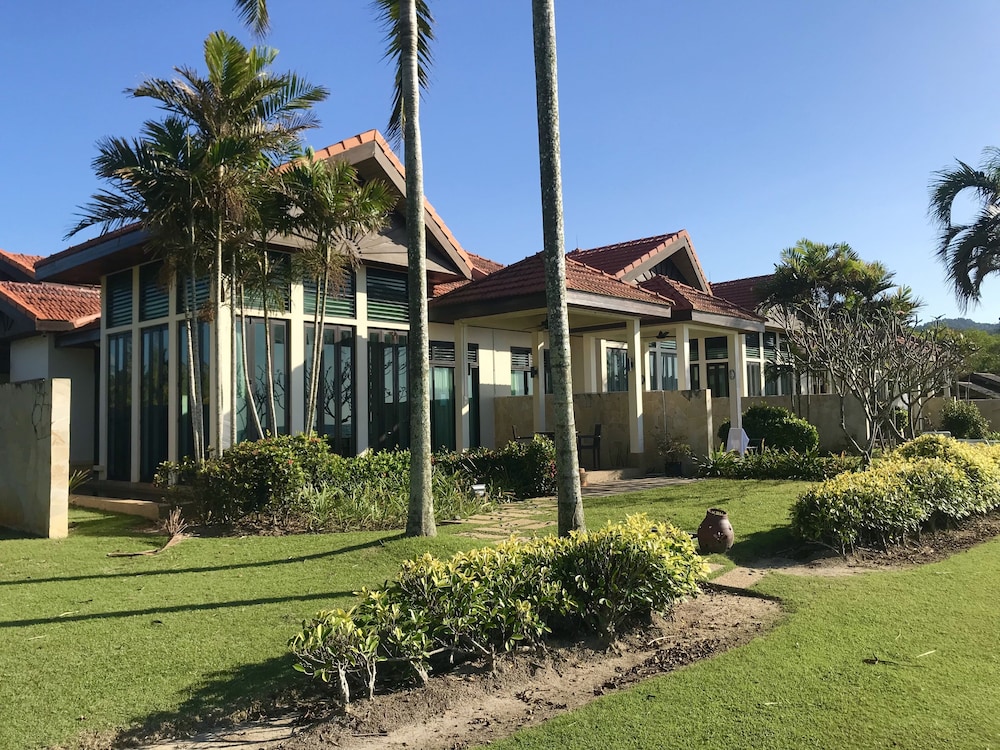 Hotel Sunset Seaview Beach Villas & Spa Suites At Nexus Karambunai