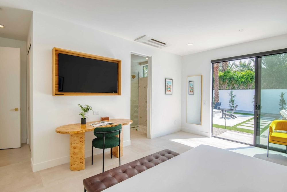 Sleeps 32 2 Villas, Pool, Putting Green+bocce Polo Villas Amara by Avantstay
