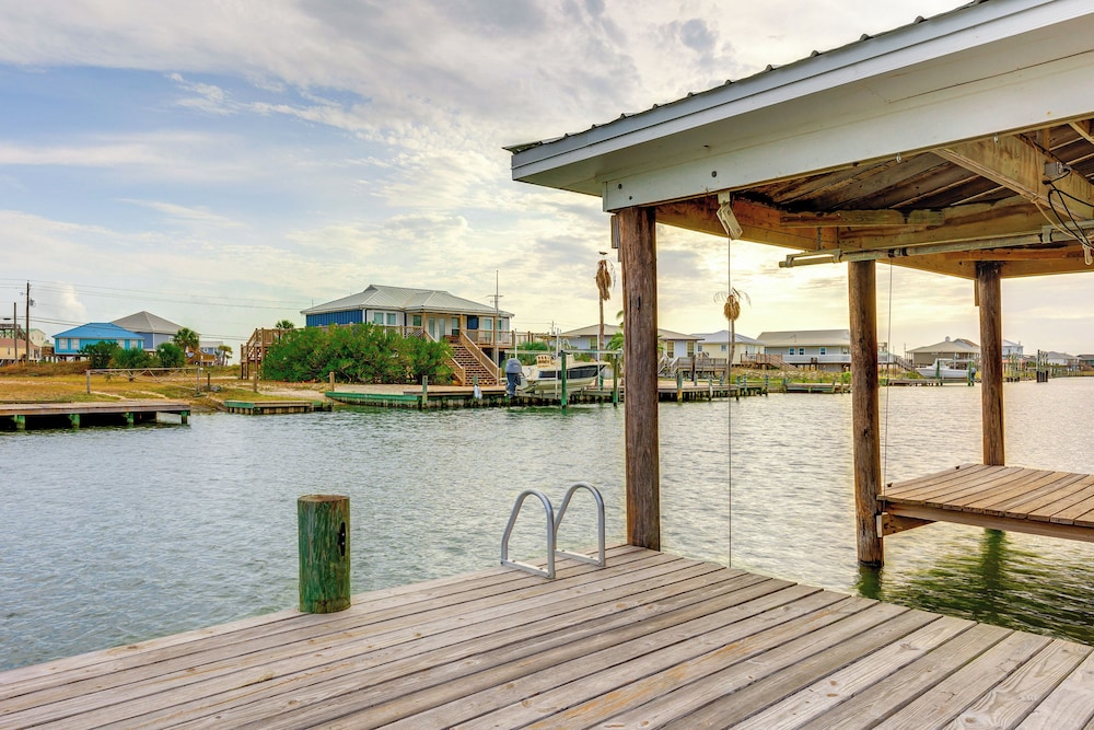 Dauphin Island Vacation Rental: Close to Beaches! view 4