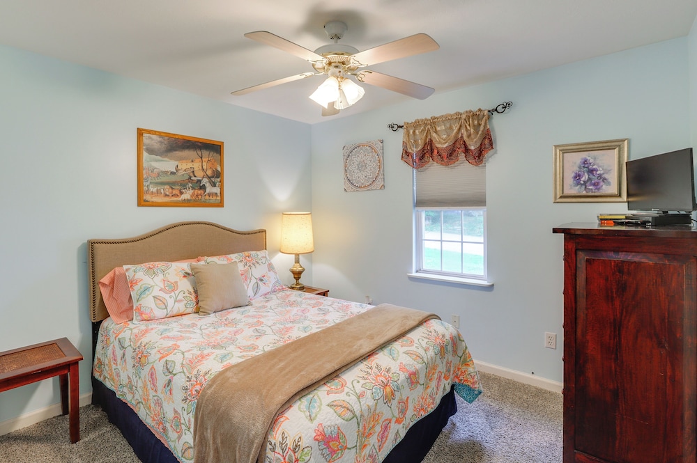 Walk to Dtwn: Ironton Home in Historic District