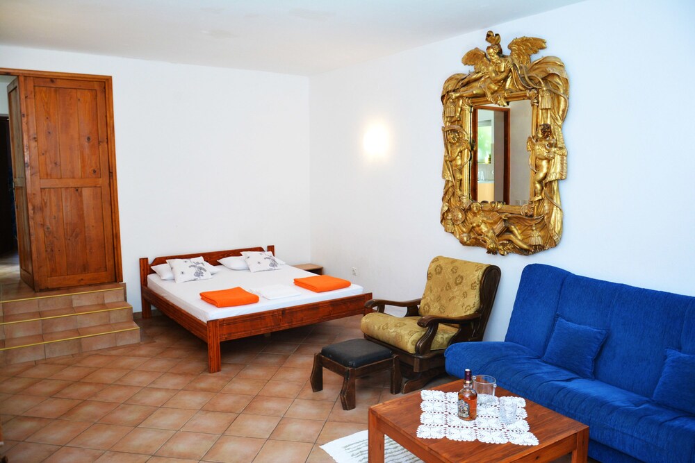 Apartments Cirkovic