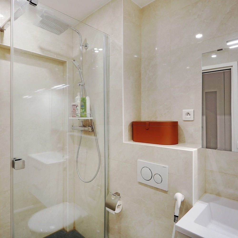 Modern Brunel Classic 1 Bed Apt With Balcony in Paris