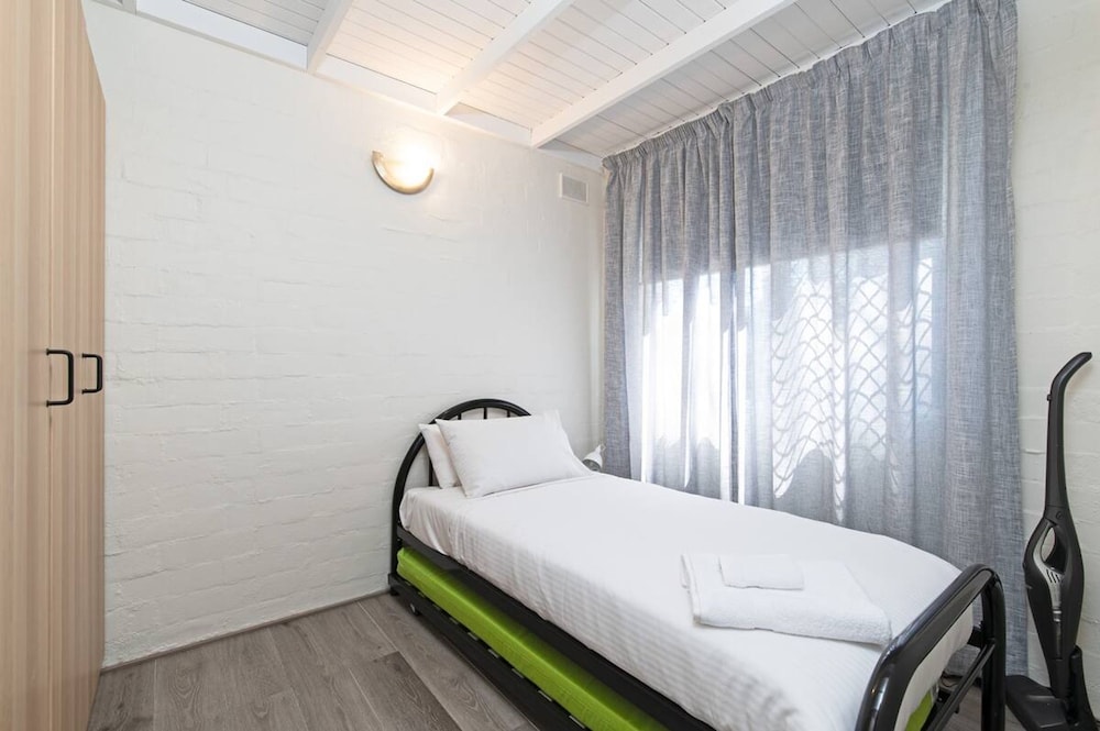 Glenelg Getaway in Glenelg North