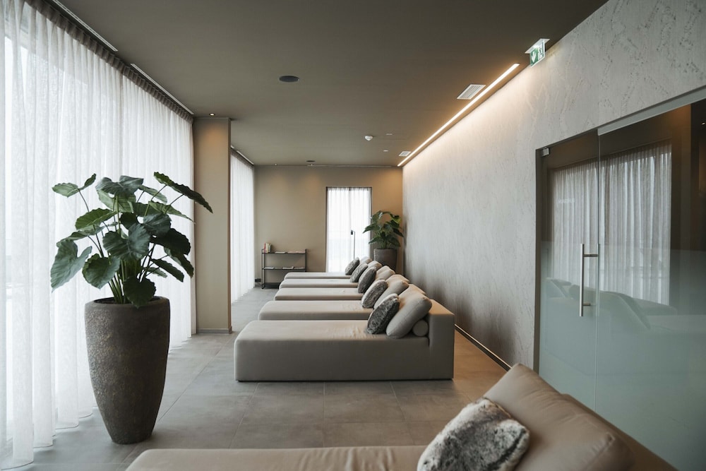 Luxurious Penthouse on the Golf Course