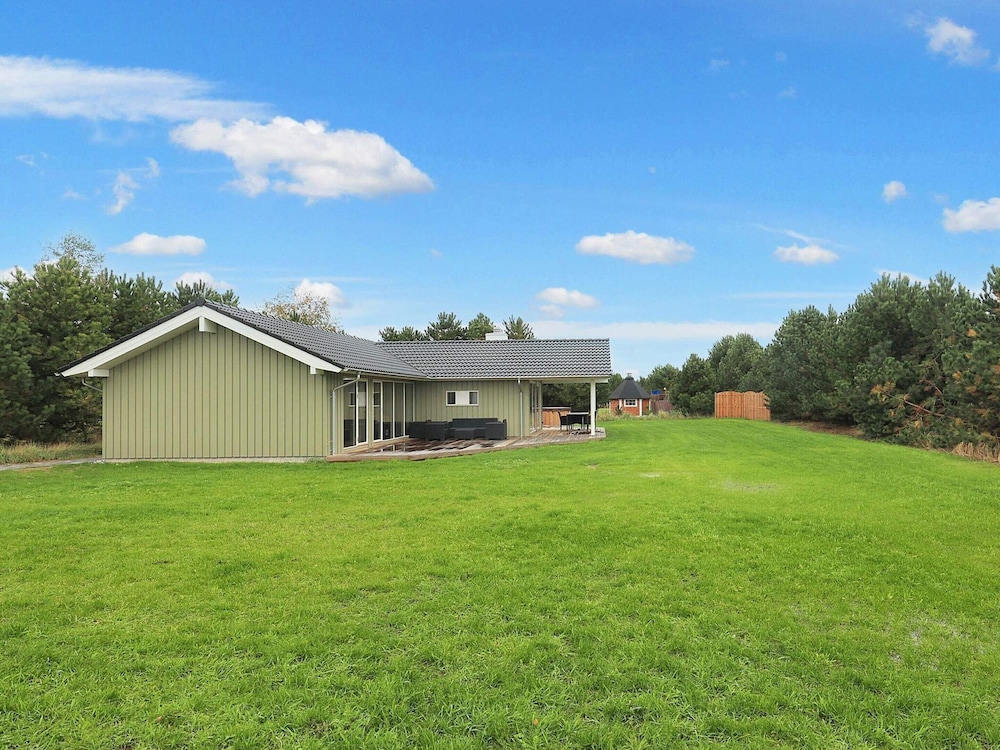 5 Star Holiday Home in Vaeggerlose