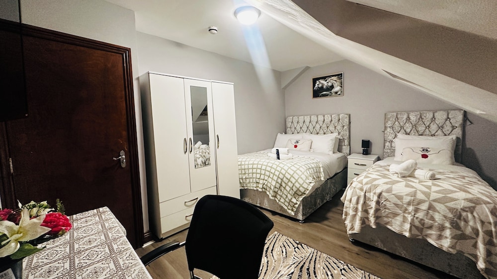 Heathrow roomzzzz B&B