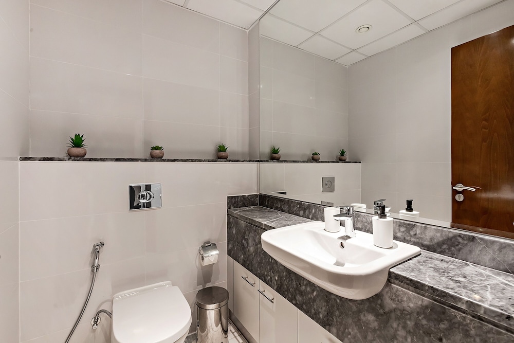 Stylish 1BR Apartment at Meera Tower