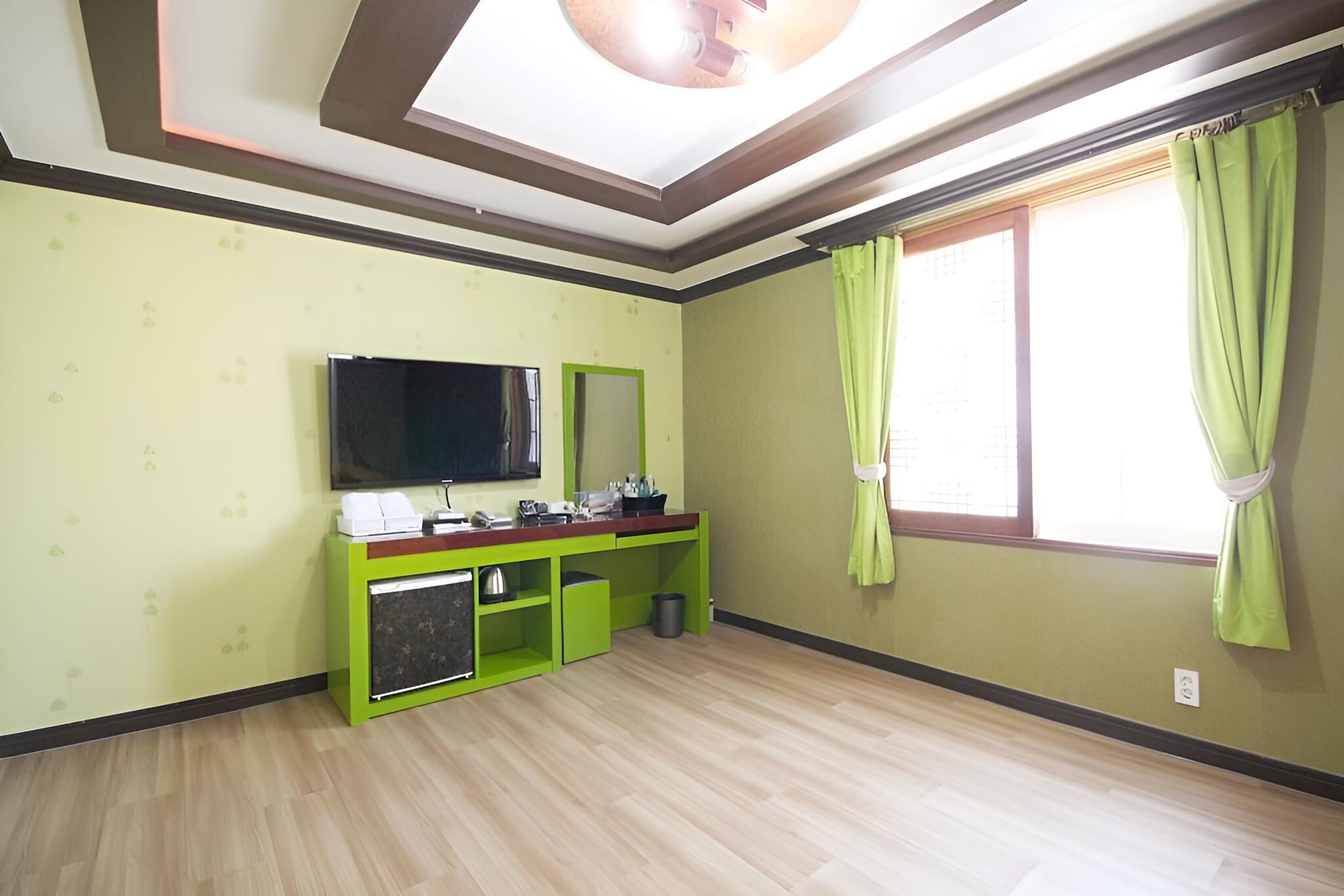 Ulsan Jinha Hotel Victoria view 2