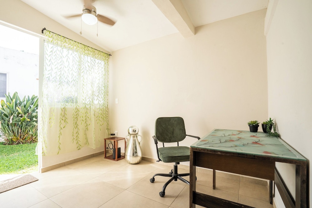 Family House in Jiutepec with Pool & BBQ