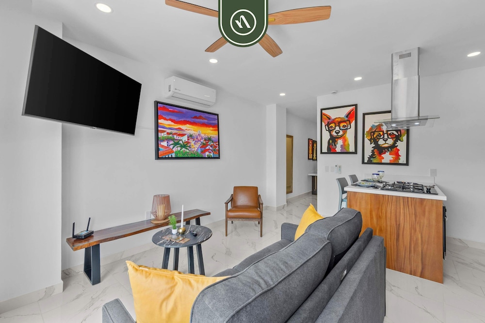 New 1 BR Condo - Rooftop Pool - Oceanview