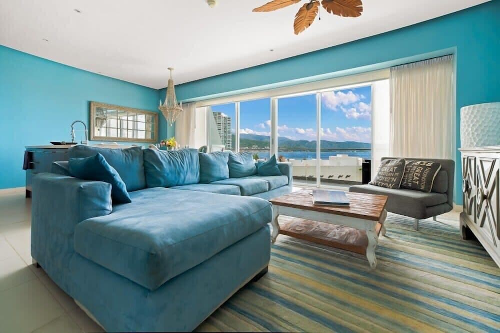 Oceanview 3BR Apt With Beach Access - Pool - Gym