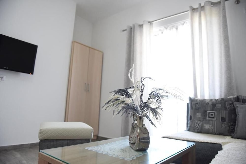 Apartments Cota