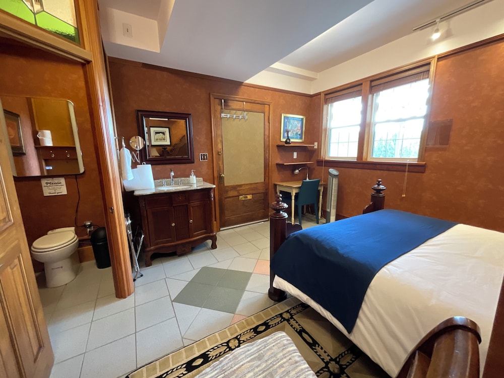 Blackbird Glen Bed and Breakfast