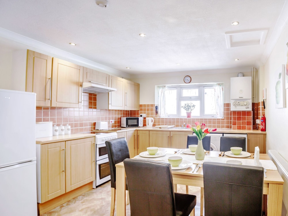 7 Dolydd Terrace