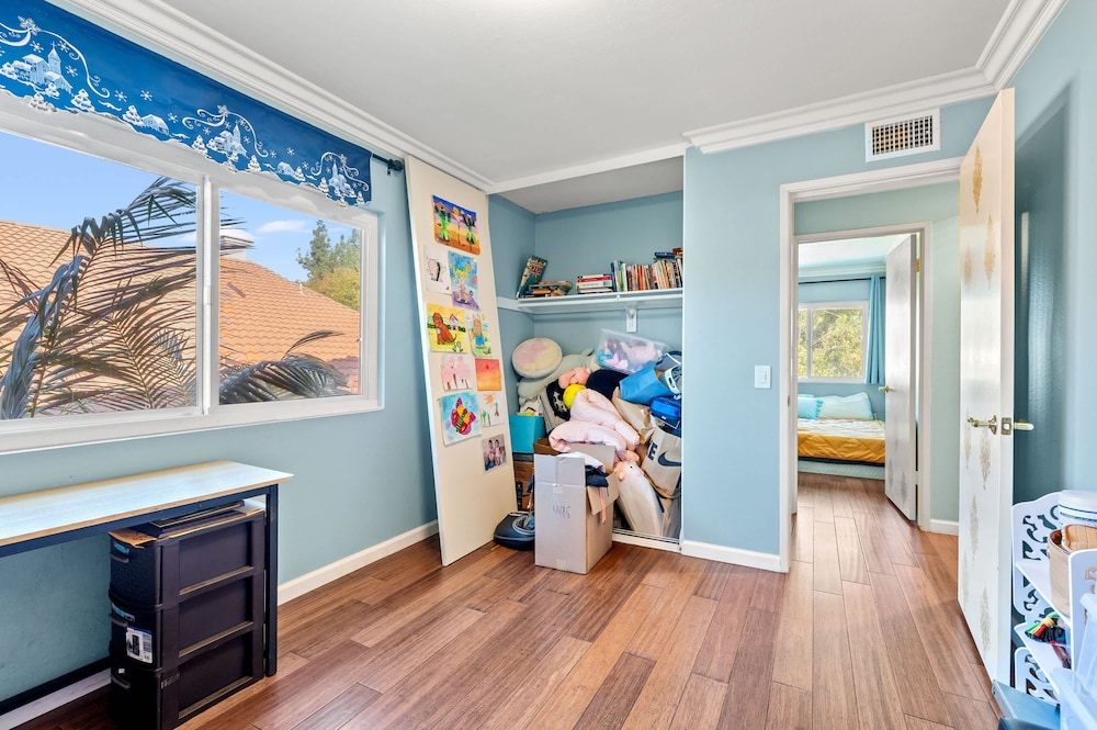 Spacious 4BR Family Retreat w Private Pool