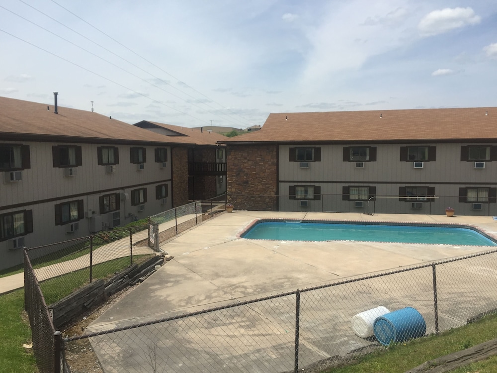 Midway Budget Inn