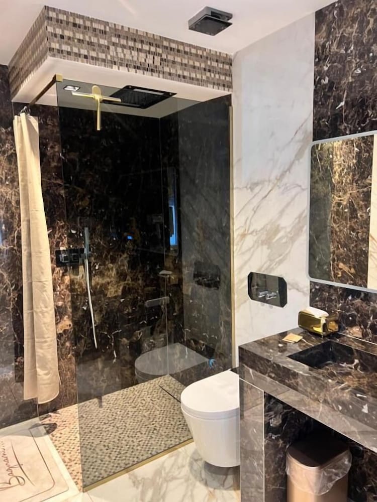 Sofia Ultra Suite Collection