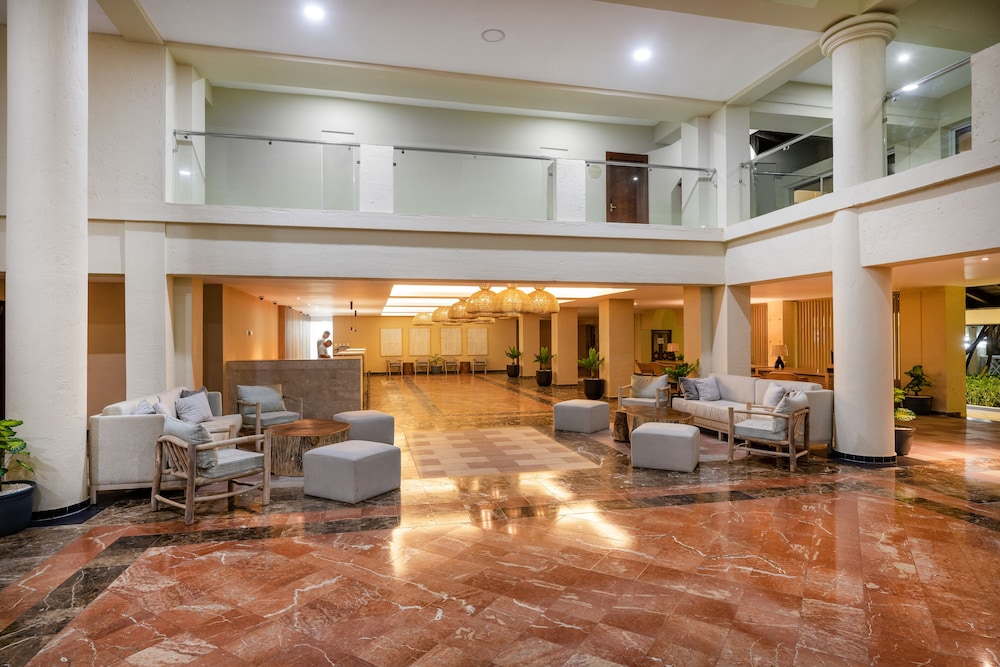 Santo Domingo Vacations - Coral Costa Caribe Beach Resort - All Inclusive - Property Image 4