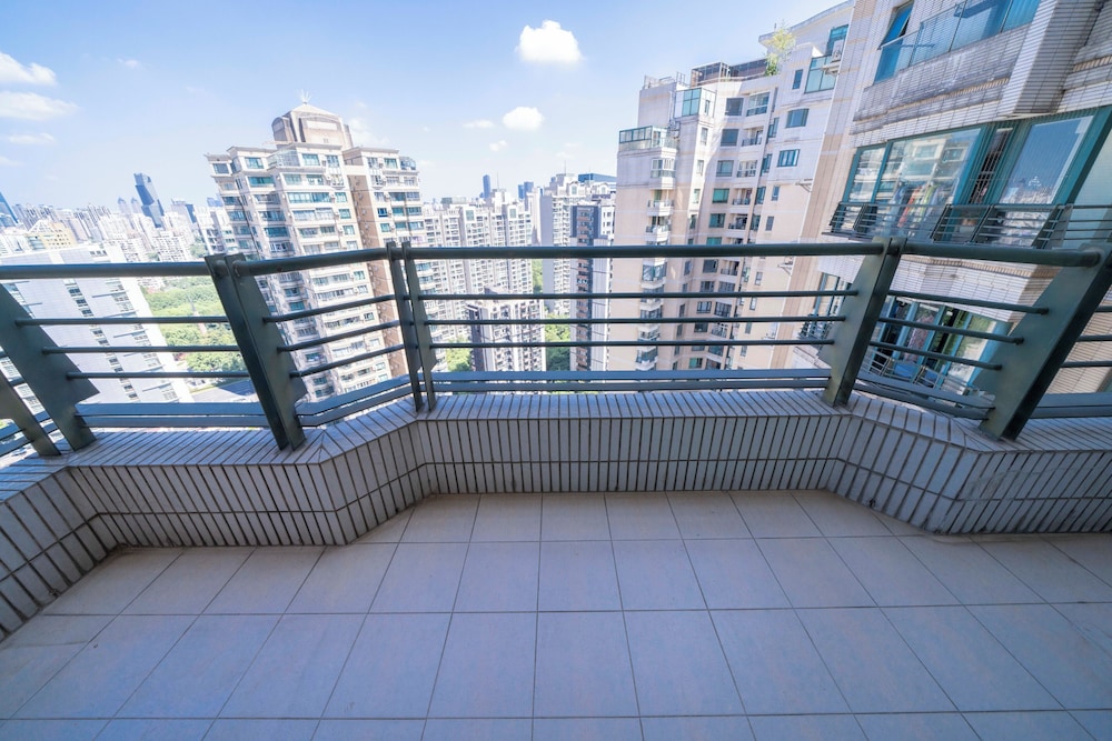 Tyms Elegant 4BR 2BA Apt in Xujiahui