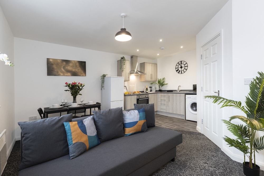 5 Quincy House - 1 Bedroom Apartment view 4