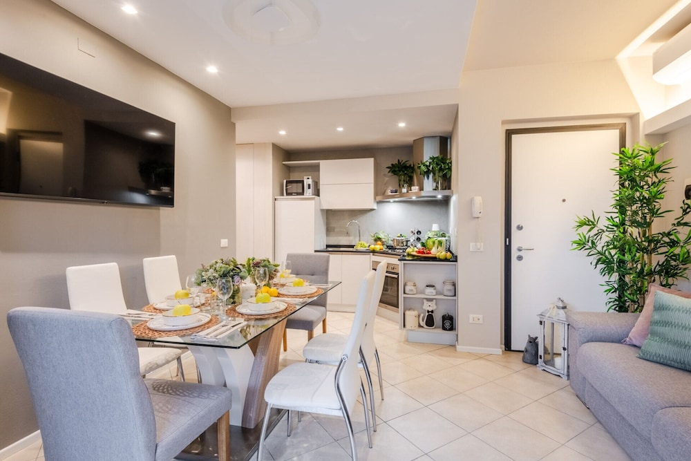 Casa Ambra in Lucca With 1 Bedrooms and 1 Bathrooms
