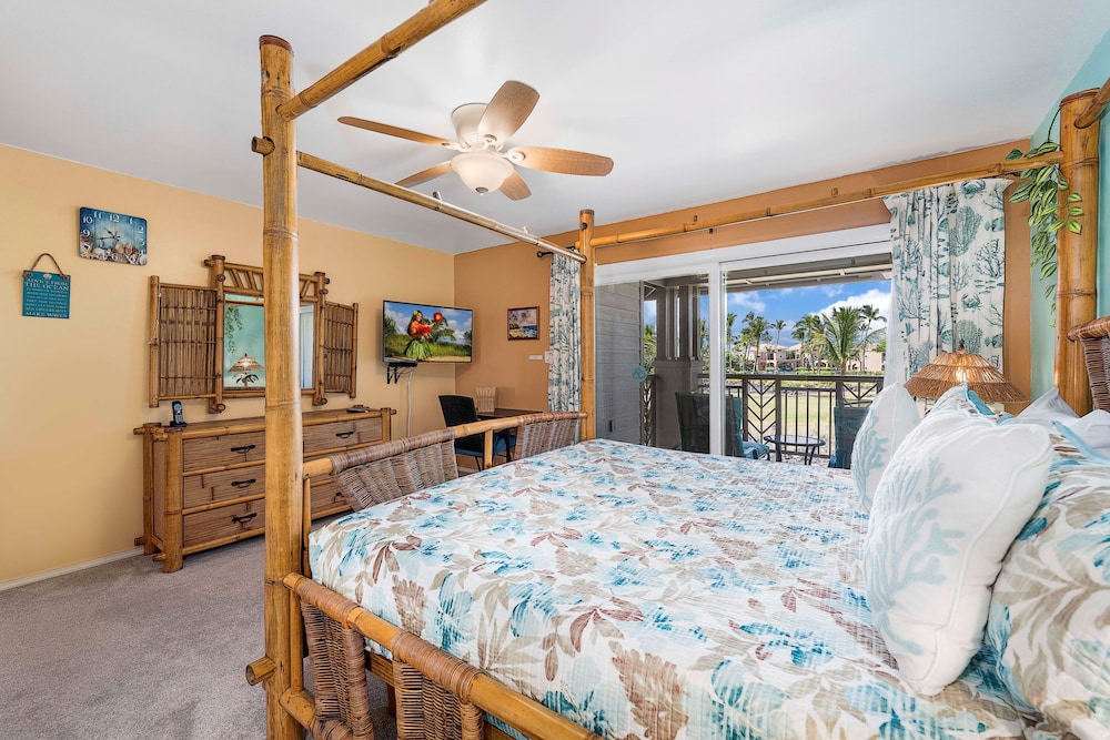 Spacious Top-floor Villa With Stunning Views - Walk to A-bay, Dining & Shops! - Vrkcv
